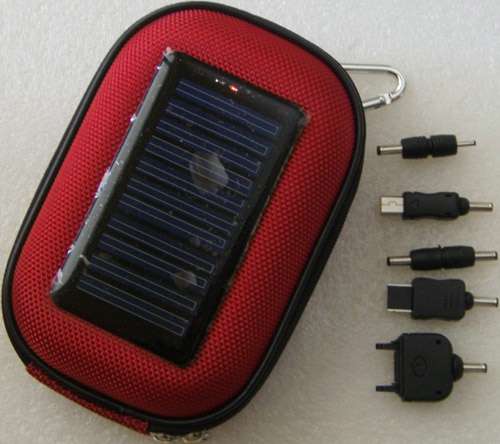 太阳能手机及相机充电包